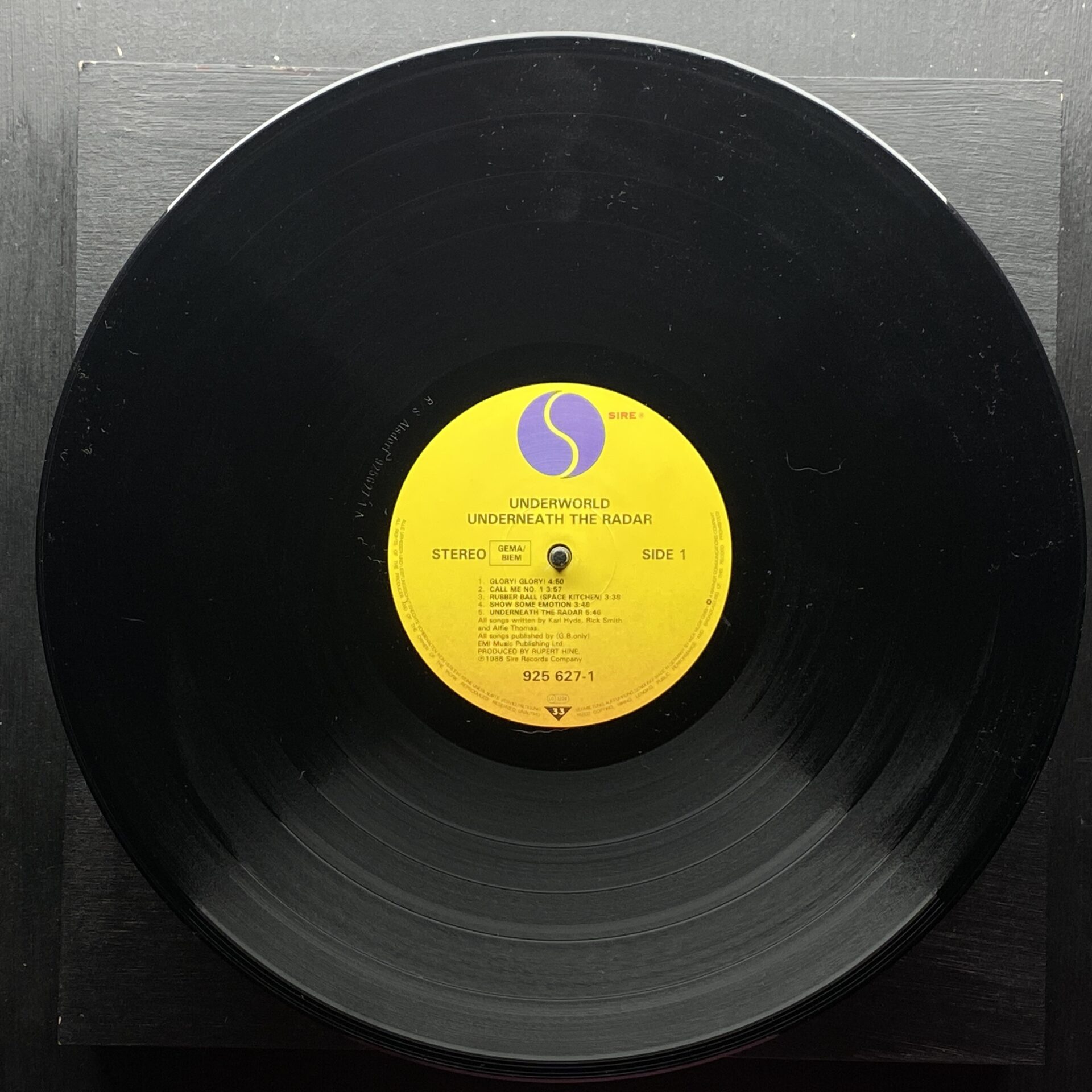 Underworld – Underneath The Radar (4)